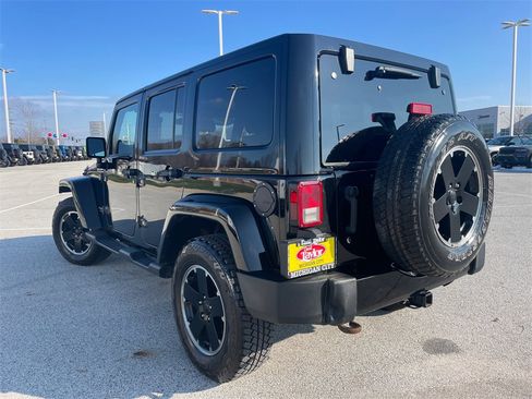 Used 2012 Jeep Wrangler Unlimited Sahara image 7