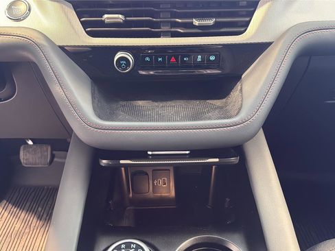 Used 2025 Ford Explorer Active AWD/4WD image 24