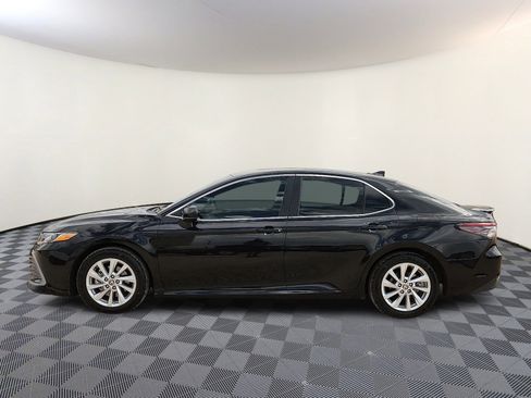 Used 2023 Toyota Camry LE image 2