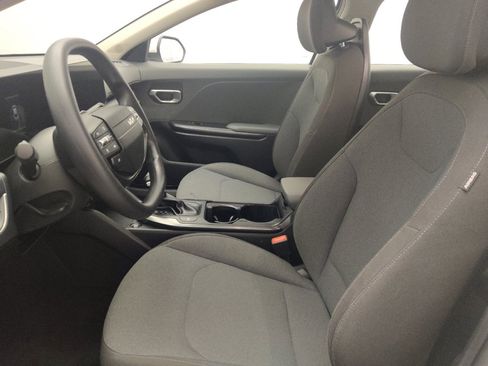 Used 2025 Kia K4 FWD image 17