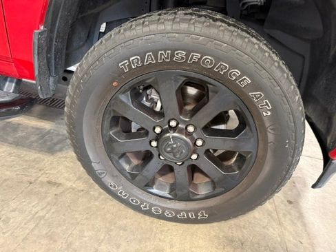 Certified 2024 RAM 2500 Big Horn w/ Night Edition AWD/4WD image 5