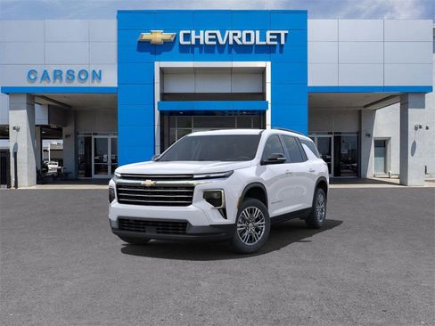 New 2025 Chevrolet Traverse LT w/ Enhanced Driving Package image 8