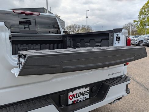 New 2026 GMC Sierra 1500 Denali w/ Denali Reserve Package AWD/4WD image 31