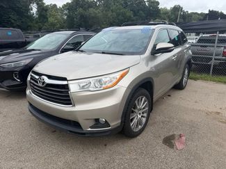 Used 2014 Toyota Highlander XLE AWD/4WD video 1
