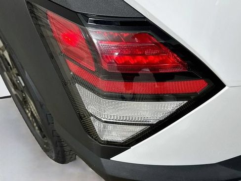 Used 2024 Hyundai Kona SEL FWD image 31