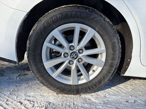 Used 2025 Toyota Camry LE image 29