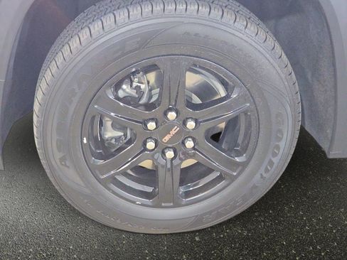 Used 2023 GMC Acadia AT4 w/ Technology Package AWD/4WD image 32