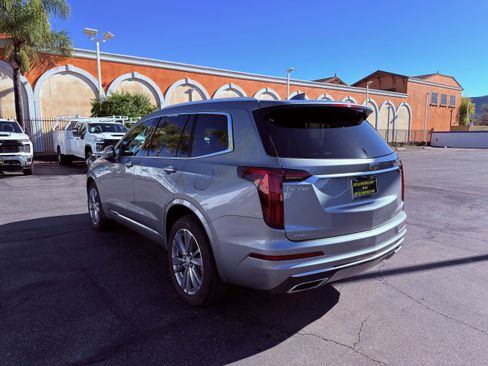 Used 2024 Cadillac XT6 Premium Luxury image 6