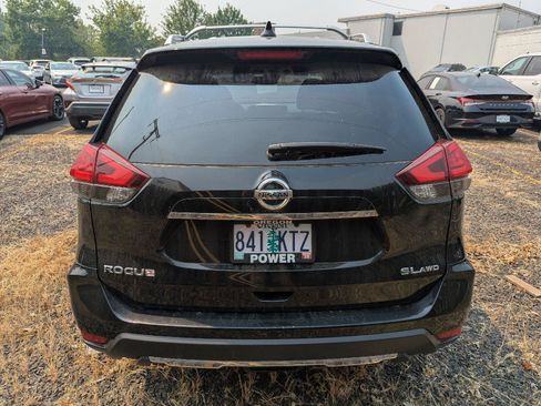 Used 2017 Nissan Rogue SL w/ SL Premium Package AWD/4WD image 4
