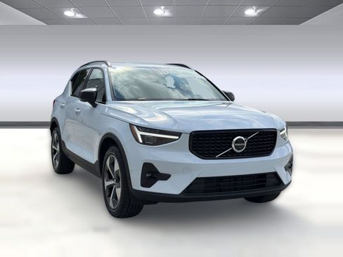 Used 2026 Volvo XC40 B5 Plus w/ Protection Package Premier AWD/4WD image 7