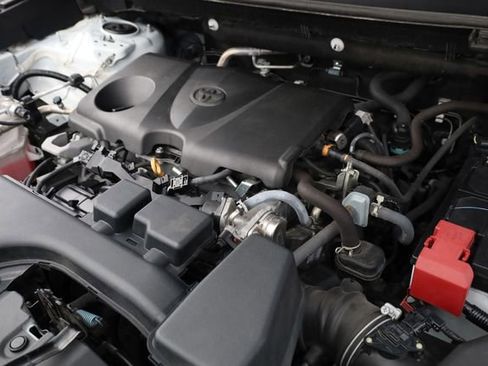 Used 2023 Toyota RAV4 XLE image 9