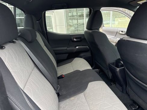 Used 2023 Toyota Tacoma TRD Off-Road image 32