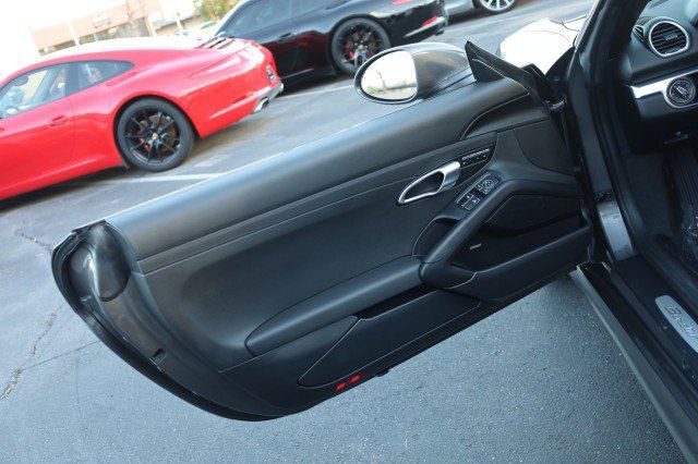 Used 2017 Porsche 718 Boxster RWD image 22