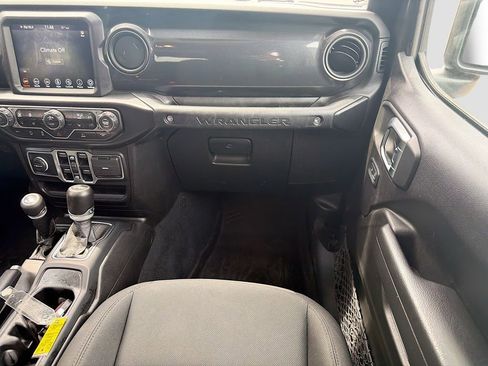 Used 2022 Jeep Wrangler Unlimited Sport AWD/4WD image 17