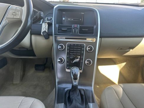 Used 2016 Volvo XC60 T5 Premier w/ Proximity Package AWD/4WD image 19