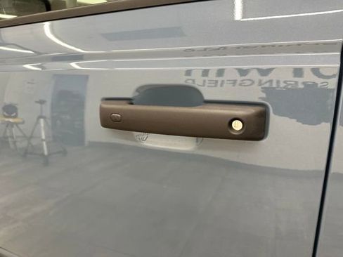 New 2025 Ford Bronco Badlands image 17