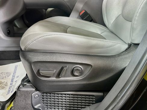 Used 2024 Toyota Sienna Limited AWD/4WD image 20