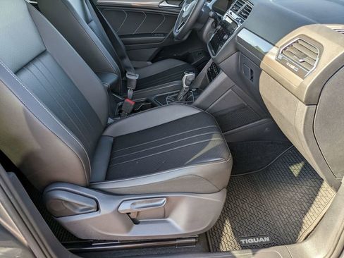 Used 2022 Volkswagen Tiguan SE image 30