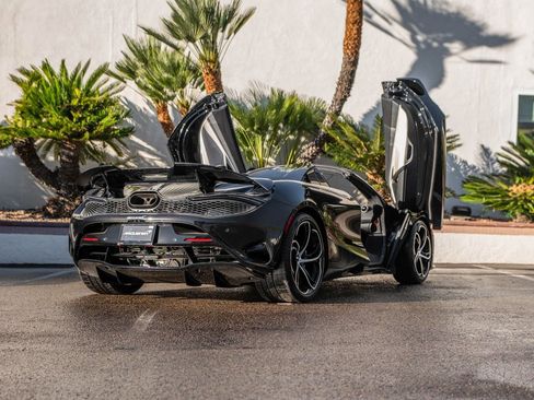 Used 2024 McLaren 750S Spider image 35