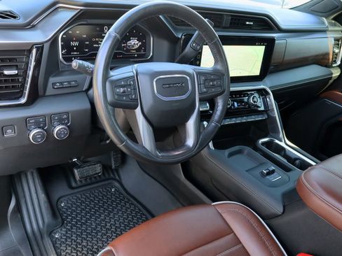 Certified 2025 GMC Sierra 2500 Denali Ultimate w/ Max Trailering Package image 11