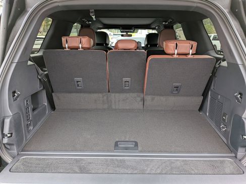 New 2026 Lincoln Navigator Reserve image 7