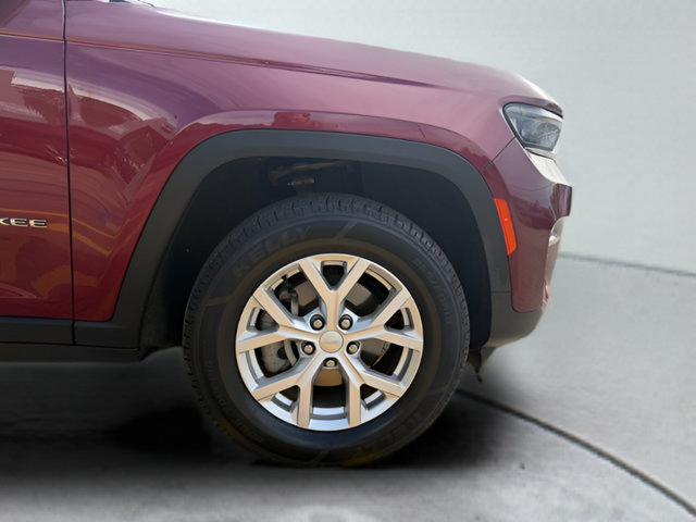 Used 2023 Jeep Grand Cherokee Limited AWD/4WD image 34