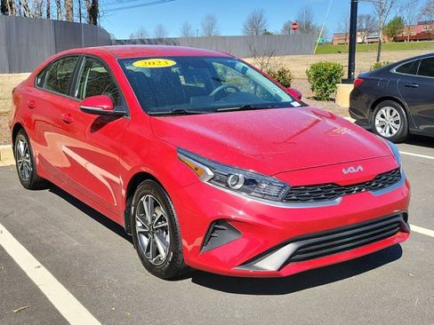 Used 2023 Kia Forte LXS w/ LXS Technology Package image 3