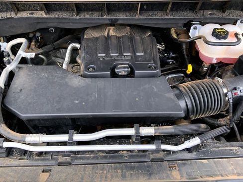 Used 2024 Chevrolet Silverado 1500 Custom AWD/4WD image 32
