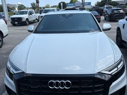 Used 2020 Audi Q8 Premium Plus w/ Premium Plus Package AWD/4WD image 2