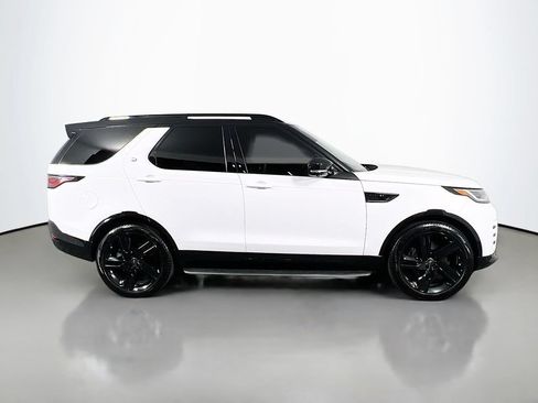 Used 2025 Land Rover Discovery Dynamic SE AWD/4WD image 4