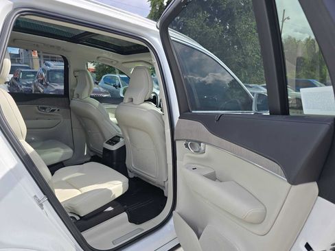 Certified 2023 Volvo XC90 T8 Ultimate AWD/4WD image 14