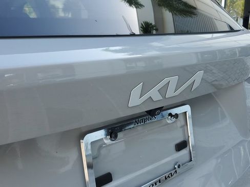 Used 2025 Kia Sorento S w/ Panoramic Sunroof Package FWD image 7