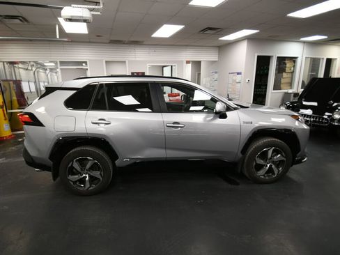 Certified 2021 Toyota RAV4 SE image 8