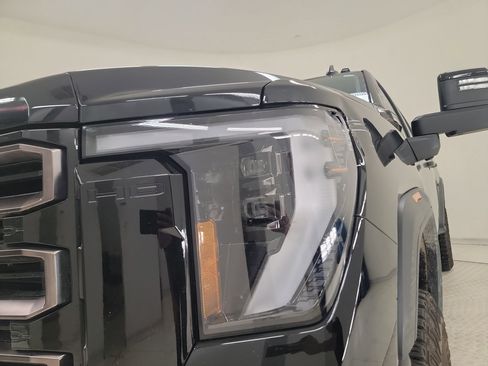 Used 2026 GMC Sierra 2500 AT4X image 8