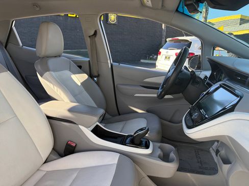 Used 2017 Chevrolet Bolt Premier w/ Driver Confidence II Package image 19