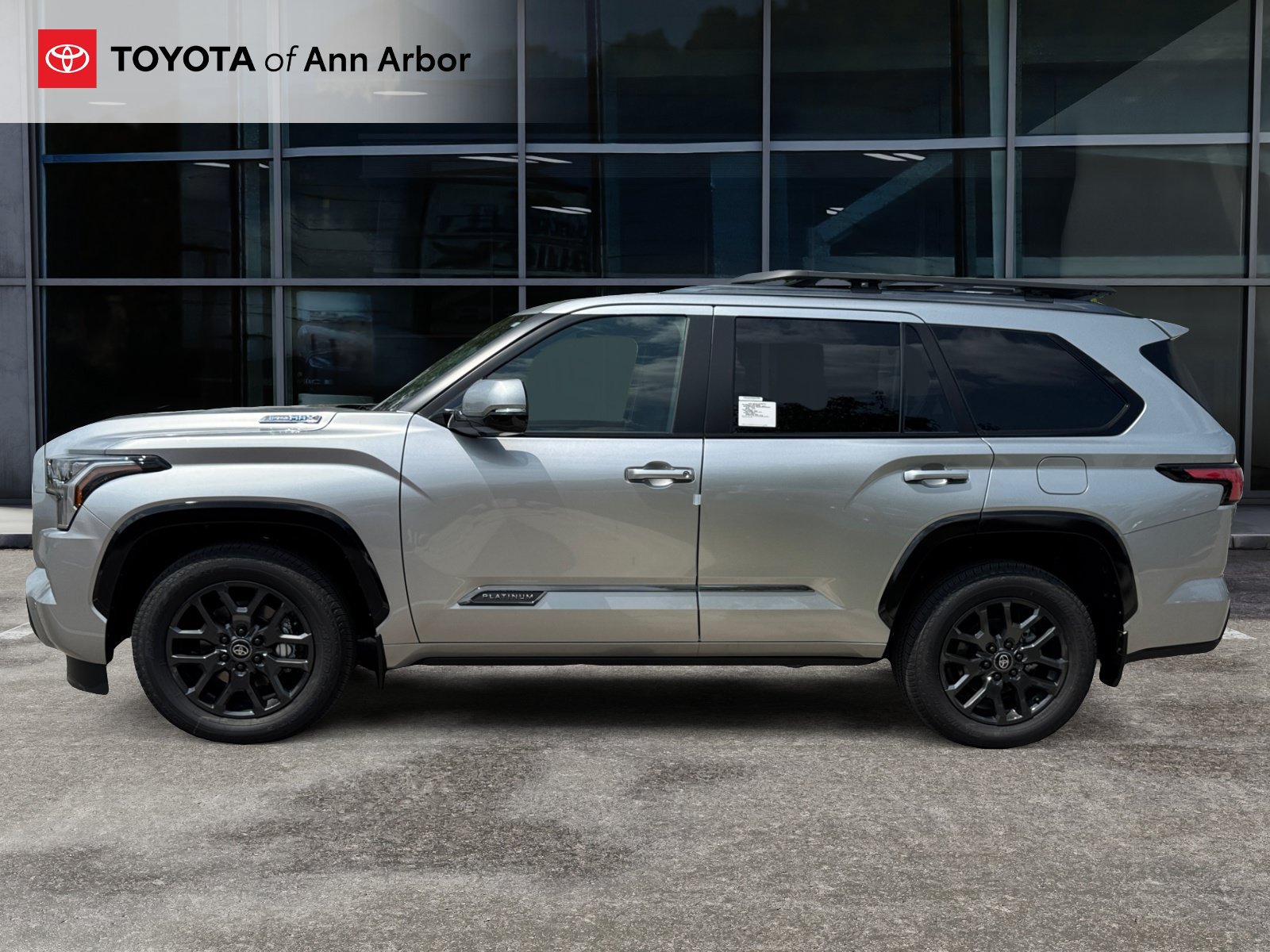 Used 2025 Toyota Sequoia Platinum AWD/4WD image 10