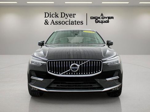 Certified 2023 Volvo XC60 B5 Ultimate w/ Climate Package image 8