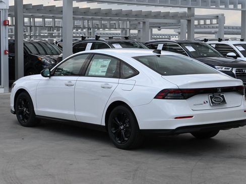New 2025 Honda Accord SE image 7