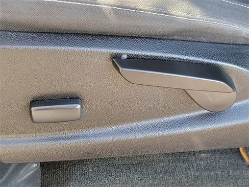 Used 2016 GMC Canyon SLE image 5