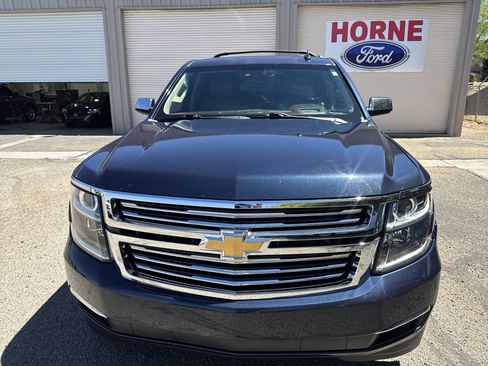 Used 2019 Chevrolet Suburban Premier AWD/4WD image 3