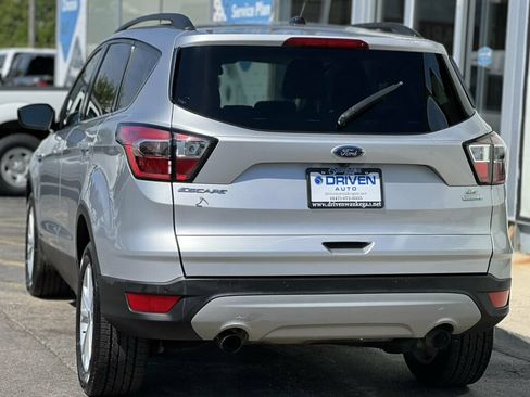 Used 2017 Ford Escape SE w/ Equipment Group 201A FWD image 34