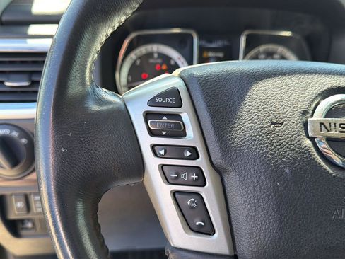 Used 2017 Nissan Titan SL AWD/4WD image 15