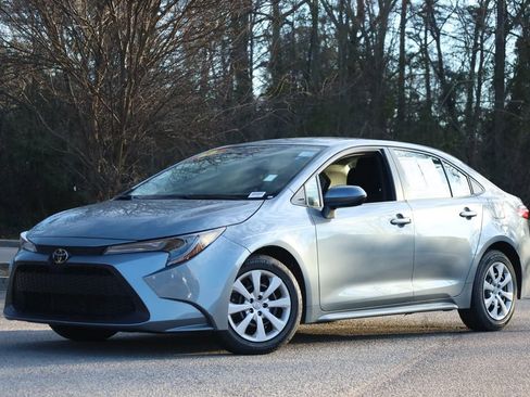 Used 2022 Toyota Corolla LE image 1