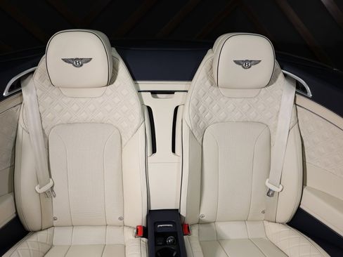 Used 2021 Bentley Continental GT image 30
