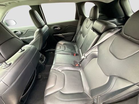 Used 2021 Jeep Cherokee Limited image 24