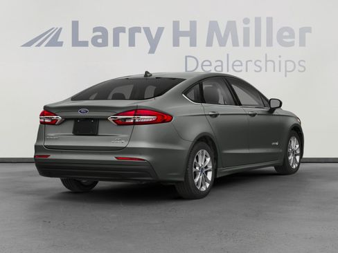 Used 2019 Ford Fusion SEL FWD image 2
