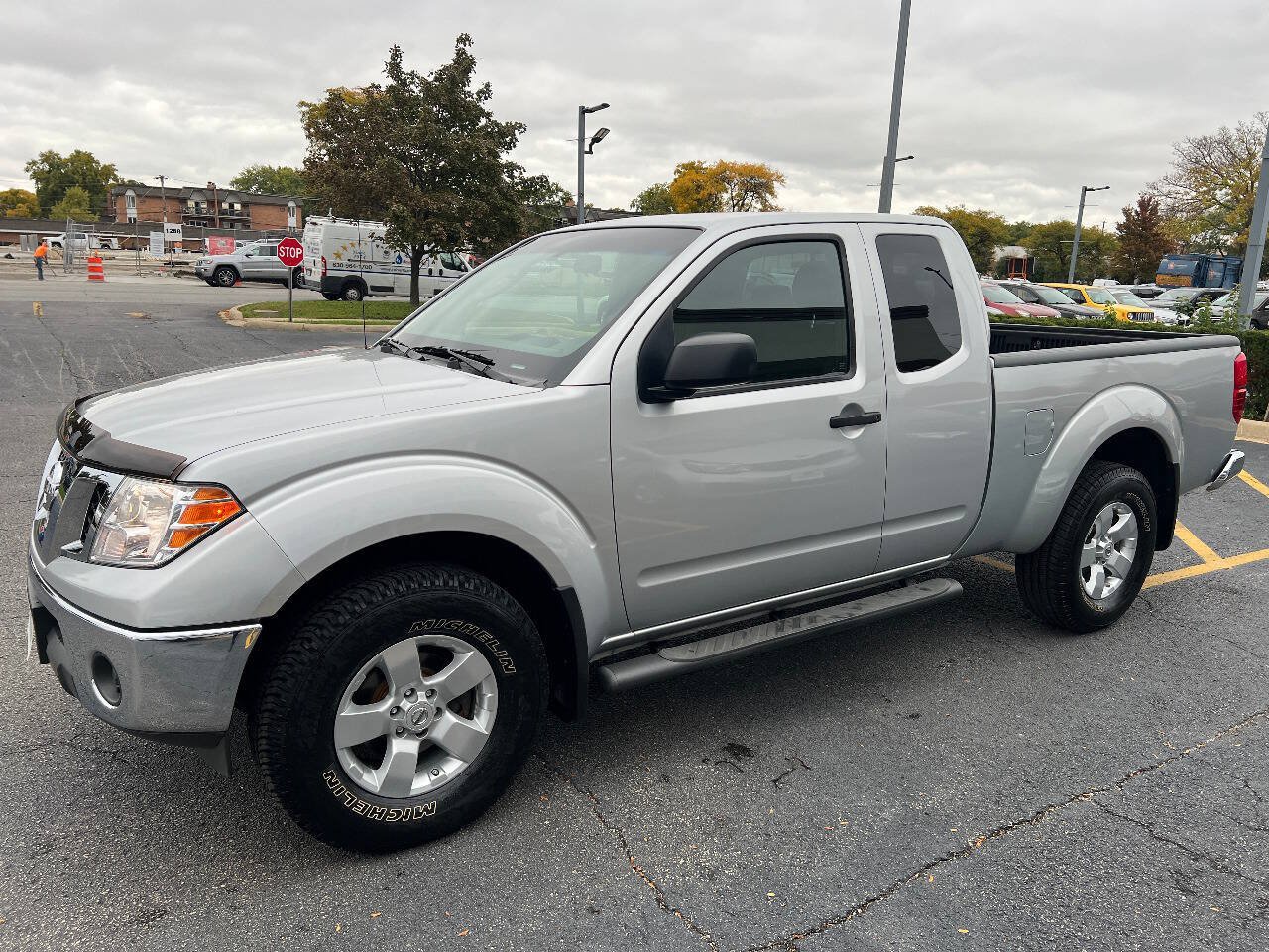 Used 2009 Nissan Frontier SE w/ SE Value Truck Pkg AWD/4WD image 6