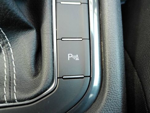 Used 2024 Volkswagen Tiguan SE R-Line image 49