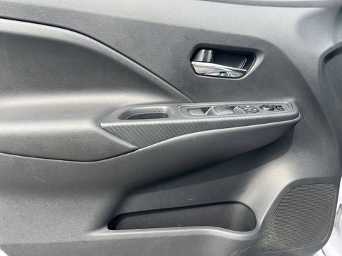 Used 2025 Nissan Versa SV FWD image 18