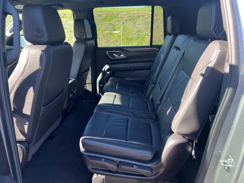 Used 2024 Chevrolet Suburban LT image 14